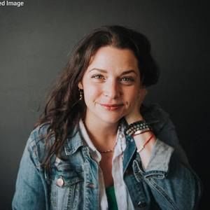 Meet your Posher, Crystal